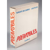 <p>Augusto de Campos e Julio Plaza - Poemobiles - Poesia Concreta, Livro contendo 13 objetos originais impressos em offset de Julio Plaza com textos de Augusto de Campos, 22 x 19 x 4,5 cm, sendo a 2º edição - 1984. Contém algumas marcas do tempo</p> <p>Augusto de Campos e Julio Plaza - Poemobiles - Poesia Concreta, Livro contendo 13 objetos originais impressos em offset de Julio Plaza com textos de Augusto de Campos, 22 x 19 x 4,5 cm, sendo a 2º edição - 1984. Contém algumas marcas do tempo</p>