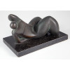 <p>Norma Santaella - Mulher deitada, Escultura de bronze, 12 x 20 x 12 cm, assinada</p> <p>Norma Santaella - Mulher deitada, Escultura de bronze, 12 x 20 x 12 cm, assinada</p>
