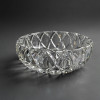 Cinzeiro em Cristal D'Arques - France - Decoração Estrelada - 3,5 x 15 x 15 cm<br /><br />Cinzeiro baixo / centro em cristal pesado D'Arques, França - manufatura francesa de cristal de renome internacional.<br /><br />Decoração estrelada clássica com fundo em estrela raiada de 24 pontas e borda com lapidação geométrica em arcos entrelaçados e motivos de estrela / cruz - padrão de alta refração D'Arques.<br /><br />Peça maciça, cristal límpido e pesado, excelente transparência, brilho e jogo de luz. Borda espessa com acabamento ondulado facetado.<br /><br />Medidas: 3,5 cm alt. x 15 cm diam. x 15 cm larg.