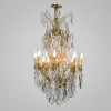 <p>BACCARAT FRANCE - CHANDELIER VERSAILLES em bronze e cristal selado. Medidas: 130 x 55 x 55 cm. Este modelo de 12 luzes em estilo Versailles/Louis XV &eacute; um dos designs hist&oacute;ricos mais prestigiados da Baccarat. Similares aparecem em cat&aacute;logos de vendas e registros t&eacute;cnicos da manufatura, especialmente naqueles do final do s&eacute;culo XIX (como o de 1880-1890), &eacute;poca em que a marca consolidou sua reputa&ccedil;&atilde;o global em ilumina&ccedil;&atilde;o monumental. Lustres deste modelo (muitas vezes em escalas monumentais de 24 luzes ou mais) decoram salas no Pal&aacute;cio de Versailles e no Pal&aacute;cio Dolmabah&ccedil;e em Istambul, que abriga uma das maiores cole&ccedil;&otilde;es de cristal Baccarat do mundo. Modelos similares constam em catalogos como o Tarif des Articles d'&Eacute;clairage. O lustre de estilo Versailles, caracterizado por sua estrutura em bronze ormolu e ornamenta&ccedil;&atilde;o em cristal. Este modelo espec&iacute;fico &eacute; frequentemente associado ao estilo Louis XV (s&eacute;culo XVIII) e &agrave; renomada marca francesa Baccarat. Caracter&iacute;sticas Principais Estilo: Lu&iacute;s XV ou Versailles, apresentando uma forma de gaiola (cage-form) com bra&ccedil;os curvos em arabesco. Material: Estrutura em bronze dourado (gilt bronze) ou ormolu, decorada com pingentes, placas e biqueiras de cristal lapidado. Detalhes Ornamentais: Inclui gotas de cristal, rosetas, estrelas e, coluna central piriforme facetada. Lapida&ccedil;&atilde;o e Acabamento: As placas, gotas e os pinaculos apresentam lapida&ccedil;&otilde;es precisas com arestas vivas e polimento impec&aacute;vel. Estrutura em Bronze Ormolu: A gaiola &eacute; feita de bronze.</p>