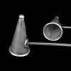 Abafador para vela - Brasil, século XIX/XX. Em metal espessurado de prata. Cabo oval ornado em relevos com elementos conchoides e repetitivos e haste longitudinal e quadrangular sustentando em sua extremidade abafador cônico.<br />Medidas: 41 x 7 x 3,5 cm.