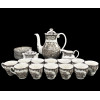 Porcelana inglesa: 11 xícaras com pires, bule, cremeira e açucareiro.<br />Enoch Wedgwood (Tunstall) Ltd., linha Lochs of Scotland (Lagos da Escócia). Marca com unicórnio.<br />