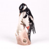 <p>Goebel, bela escultura em porcelana alemã com rica policromia em esmalte representando figura de “Pica-pau-malhado. 18 cm alt x 11 cm larg.</p>