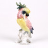 <p>Karl Ens,escultura em porcelana alemã representando “Cacatua IV”. século XX. 19 cm alt x 9 cm larg.</p>