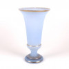 <p>Vaso em opalina pate de riz na tonalidade azul con detalhes em dourado. França, 1940. 30 cm alt, 17 cm diâm.</p>