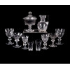 <p>Jogo de copos em cristal contendo - 18 taças para água - (06 lapidados, 04 com modelos diferentes) 12 taças para champagne (um com modelo diferente) - qe taças para vinho tinto - 12 copos para vinho branco - 9 taças para licor 3 com bicados - 1 compoteira e uma jarra.</p>