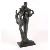 <p>A. DANIEL- Escultura de bronze patinado, representando casal dançando, sobre base de mármore negro. 73 cm alt, 27 x 18 cm.</p>
