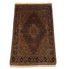 <p>Tapete oriental de manufatura manual. 146 x 96 cm. (No estado)</p> <p>Tapete oriental de manufatura manual. 146 x 96 cm. (No estado)</p>