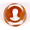 <p>BACCARAT MAISON - Peso de papel em cristal, representando Simón Bolívar, manufatura Baccarat, selado ao fundo. França, séc. XX. Dimensões: 5 cm alt; 7 cm diâm.</p> <p>BACCARAT MAISON - Peso de papel em cristal, representando Simón Bolívar, manufatura Baccarat, selado ao fundo. França, séc. XX. Dimensões: 5 cm alt; 7 cm diâm.</p>
