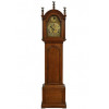 <p>Elegante relógio carrilhão pedestal, executado em carvalho detalhes em bronze, marca do relojoeiro MARK JACOB - LONDON, mecanismo com complicação para fazes da lua, maquinário necessitando restauro e falta lhe um peso, Inglaterra Séc. XVIII. 230 cm alt, 50 x 24 cm.</p> <p>Elegante relógio carrilhão pedestal, executado em carvalho detalhes em bronze, marca do relojoeiro MARK JACOB - LONDON, mecanismo com complicação para fazes da lua, maquinário necessitando restauro e falta lhe um peso, Inglaterra Séc. XVIII. 230 cm alt, 50 x 24 cm.</p>