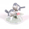 <p>CAPO-DI-MONTE escultura em porcelana esmaltada representando dois pássaros - Itália Séc. XX medindo 9 x 11 cm</p> <p>CAPO-DI-MONTE escultura em porcelana esmaltada representando dois pássaros - Itália Séc. XX medindo 9 x 11 cm</p>