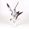 <p>ROSENTHAL, H. MEISEL – Belo grupo escultórico em porcelana alemã, ricamente policromada, representando gaivotas. 45 cm de alt.; 27 x 21 cm. (Peça restaurada).</p> <p>ROSENTHAL, H. MEISEL – Belo grupo escultórico em porcelana alemã, ricamente policromada, representando gaivotas. 45 cm de alt.; 27 x 21 cm. (Peça restaurada).</p>