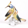<p>Escultura de porcelana, Casal de beija-flores. 19 cm alt x 18 cm larg.</p>