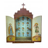 <p>Oratório popular em madeira, com frontão recortado e cruz ao topo. Decorado na parte interna, com rica policromia, com motivos florais e figuras sacras. 146 x 80 x 32 cm.</p> <p>Oratório popular em madeira, com frontão recortado e cruz ao topo. Decorado na parte interna, com rica policromia, com motivos florais e figuras sacras. 146 x 80 x 32 cm.</p>