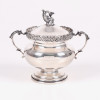 <p>Açucareiro em prata de lei - 12 cm alt, 10 cm diâm.</p> <p>Açucareiro em prata de lei - 12 cm alt, 10 cm diâm.</p>