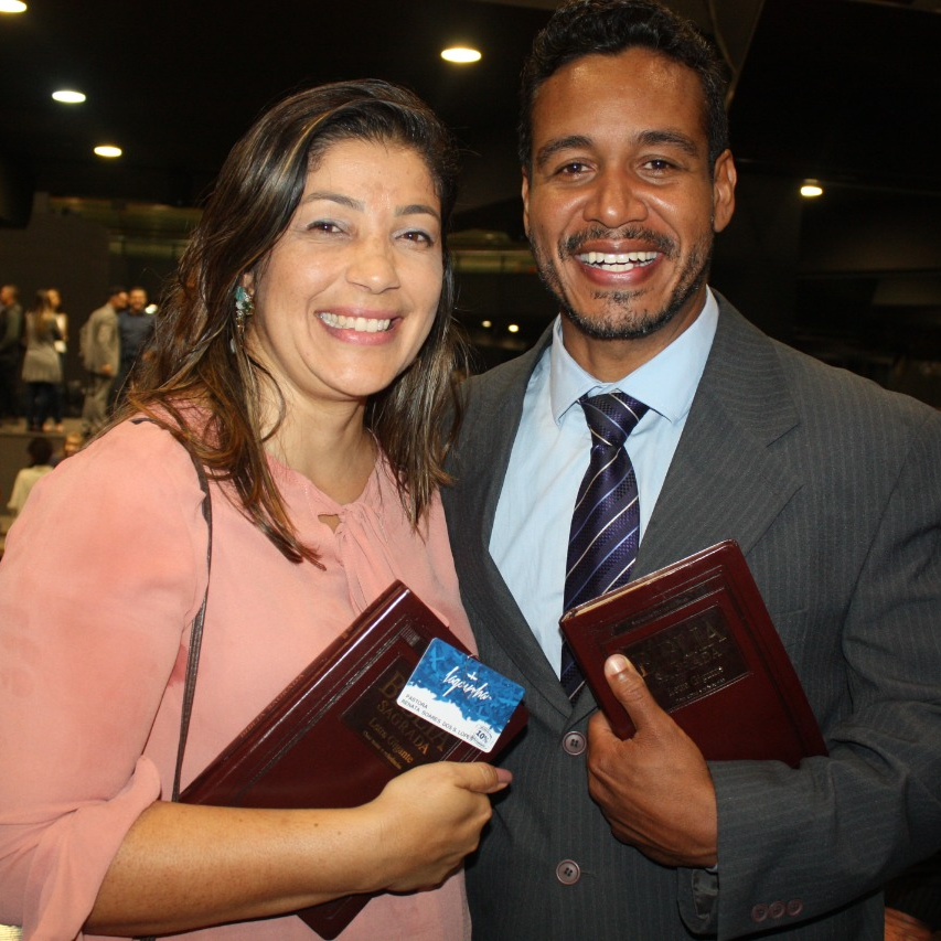 Alisson Lopes e Renata Lopes