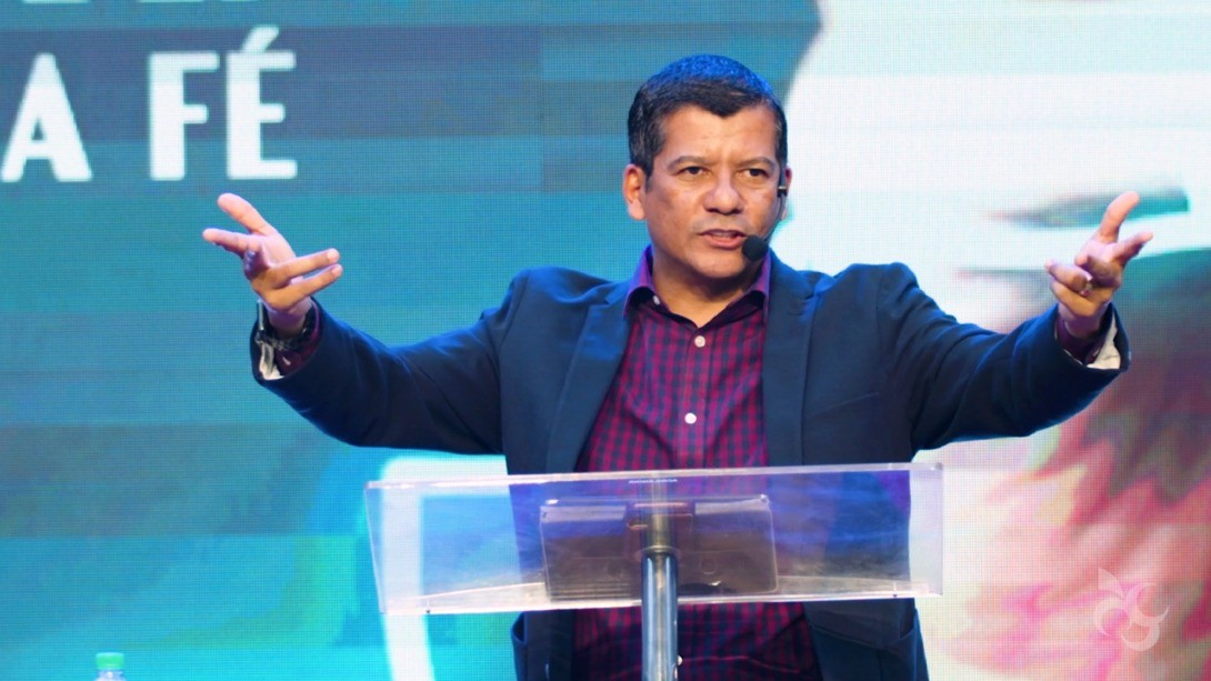 APRENDA A PROSPERAR COM O PAI DA FÉ