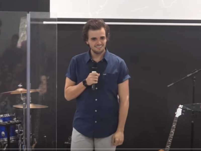 De prisioneiros da religião a prisioneiros da esperança