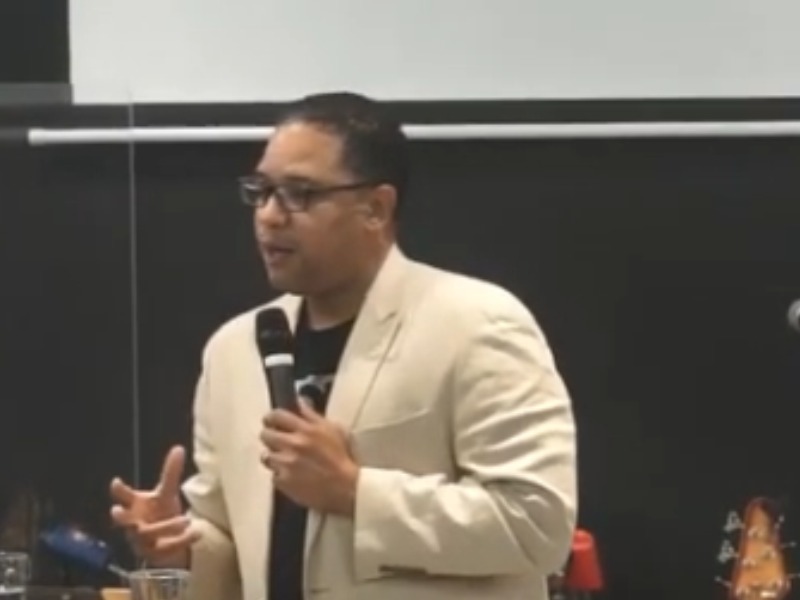 Aviva com Jonathan Calderón