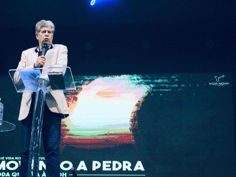 Tire A Pedra Da Falta De Confiança
