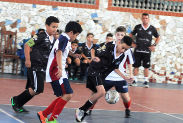 Definição dos finalistas das seis categorias do futsal do 37° Intercolegial Sesc O GLOBO será neste fim de semana