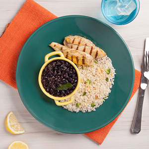 Foto De Frango Com Limão + Arroz Integral Com Amêndoas E Brócolis + Feijão Preto Congelado Foto De Frango Com Limão + Arroz Integral Com Amêndoas E Brócolis + Feijão Preto Congelado
