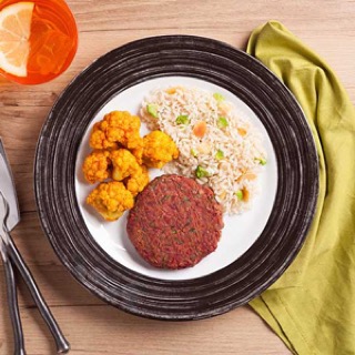 Foto De Hambúrguer De Lentilha + Arroz Com Amêndoas E Brócolis + Couve-Flor Com Páprica Congelado Foto De Hambúrguer De Lentilha + Arroz Com Amêndoas E Brócolis + Couve-Flor Com Páprica Congelado