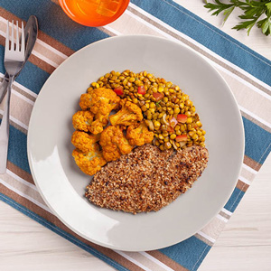 Foto De Salmão Com Crosta De Chia E Linhaça + Risoto De Funghi + Mix De Legumes Assados Congelado Foto De Salmão Com Crosta De Chia E Linhaça + Risoto De Funghi + Mix De Legumes Assados Congelado
