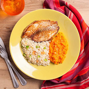 Foto De Saint Peter Com Limão Siciliano + Arroz Integral Com Amêndoas E Brócolis + Purê De Cenoura Congelado Foto De Saint Peter Com Limão Siciliano + Arroz Integral Com Amêndoas E Brócolis + Purê De Cenoura Congelado