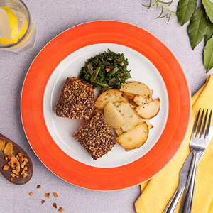 Foto De Salmão Com Crosta De Chia E Linhaça + Risoto De Funghi + Mix De Legumes Assados Congelado Foto De Salmão Com Crosta De Chia E Linhaça + Risoto De Funghi + Mix De Legumes Assados Congelado