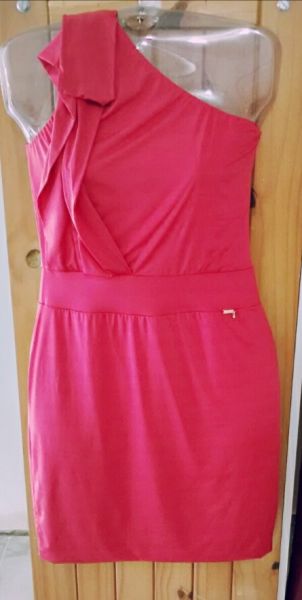 Vestido um ombro só