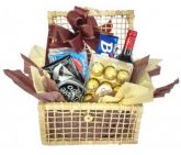 Cesta com vinho e chocolate
