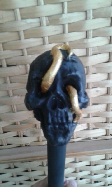 Bengala Crânio resina com cobra