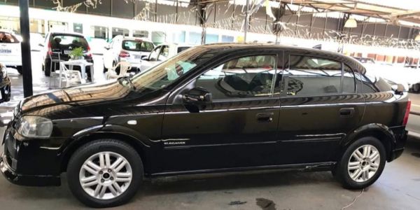 Gm Astra Elegance Automática 4p 2.0 2005