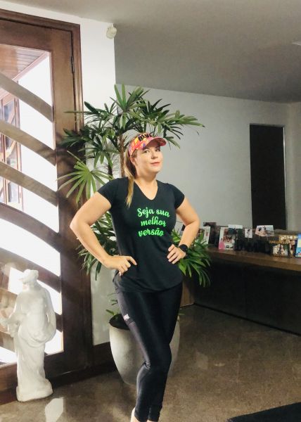 Blusa seja sua melhor versão costas detalhes cortados