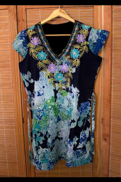 Vestido Estampado com detalhes na gola