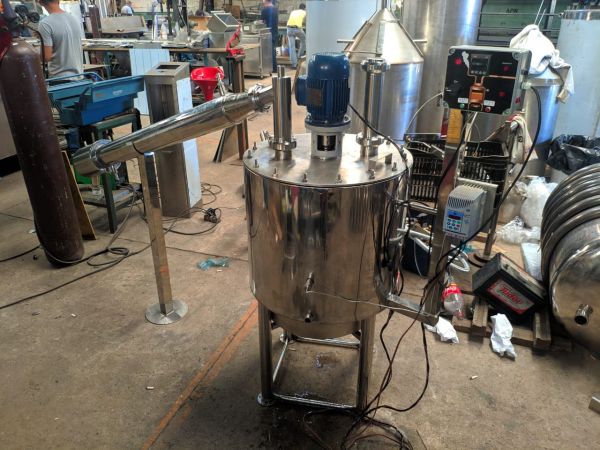 destiladores em aço inox 100 lts