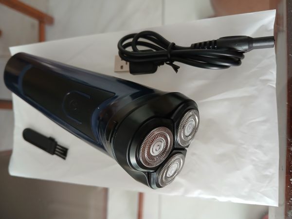 BARBEADOR ELÉTRICO 4D TOUCHSHAVER