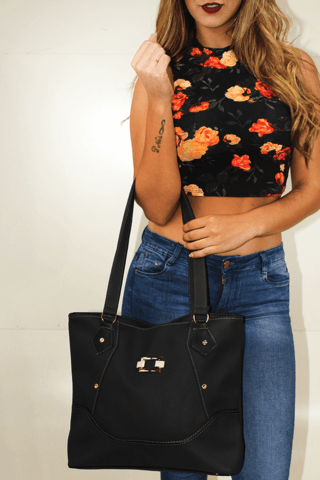 Bolsa Feminina Preta Detalhe Dourado REF: BT0017