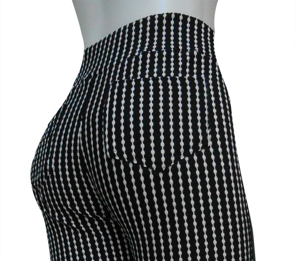 bailarina/flare ou reta (P-M-G), preta e branca, tecido jacquard grosso, alta elasticidade