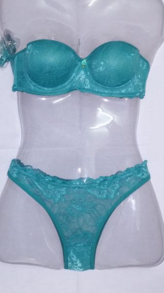 Conjunto Tomara que Caia de Renda