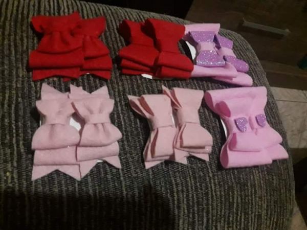 Tic tacs em feltro forrados e com laços