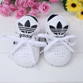 Têmis adidas baby