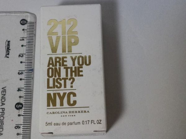 Miniatura Perfume 212 Vip 5 ml Carolina Herrera