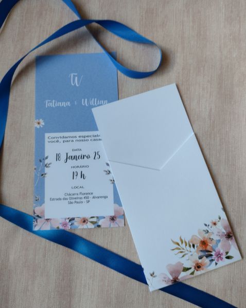 Convite Azul com Floral Aquarela