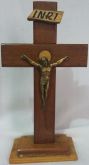 Crucifixo de mesa de madeira