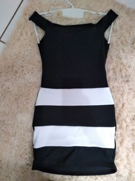vestido preto e branco