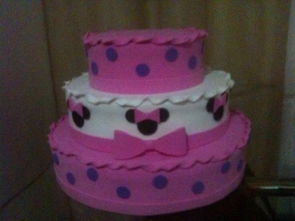 Bolo com 3 Andares Minney baby