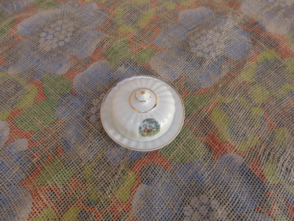 MANTEGUEIRA PORCELANA .