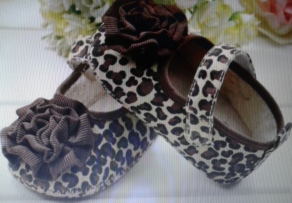 Sapatos de bebê leopardo